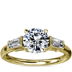18k 黃金三石尖頂長方形鑽石訂婚戒指（1/4 克拉總重量）